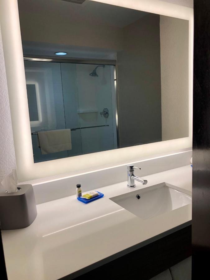 Holiday Inn Express Hotel & Suites Clewiston By Ihg Exteriör bild
