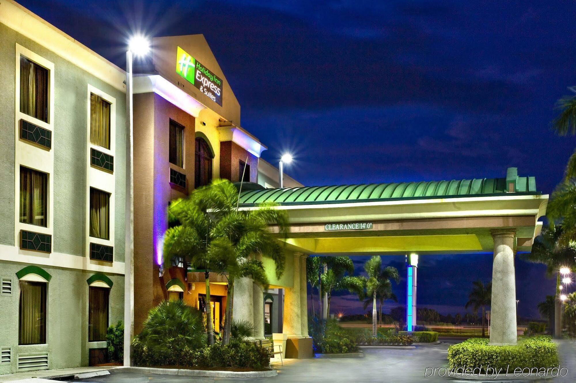 Holiday Inn Express Hotel & Suites Clewiston By Ihg Exteriör bild