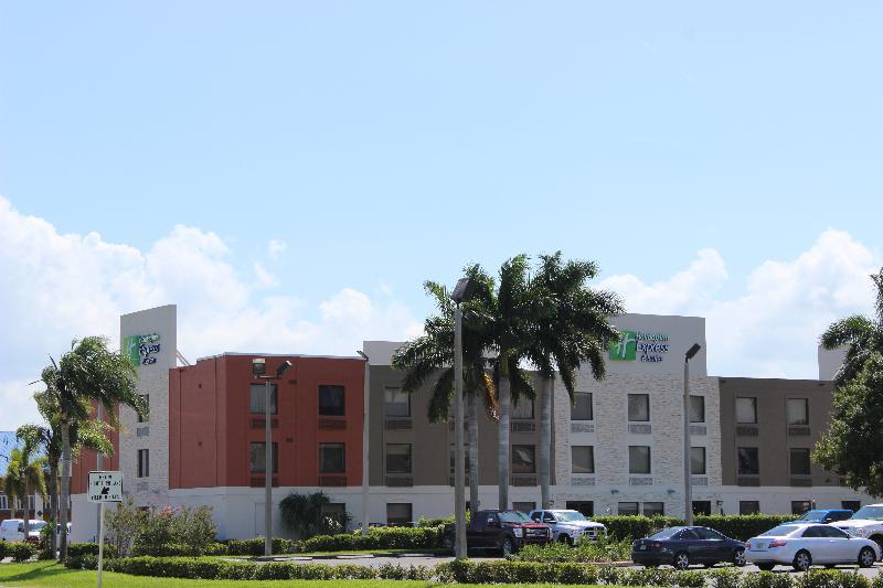 Holiday Inn Express Hotel & Suites Clewiston By Ihg Exteriör bild
